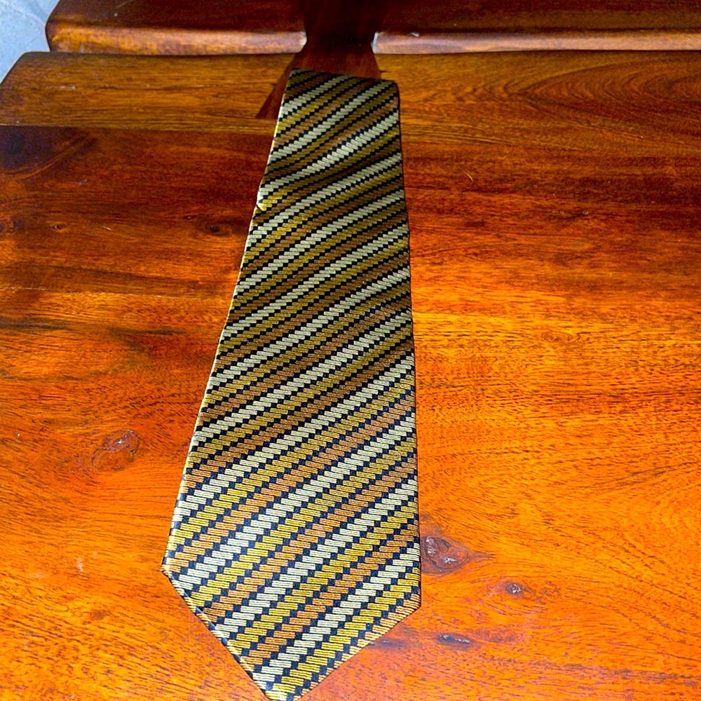 Silk tie